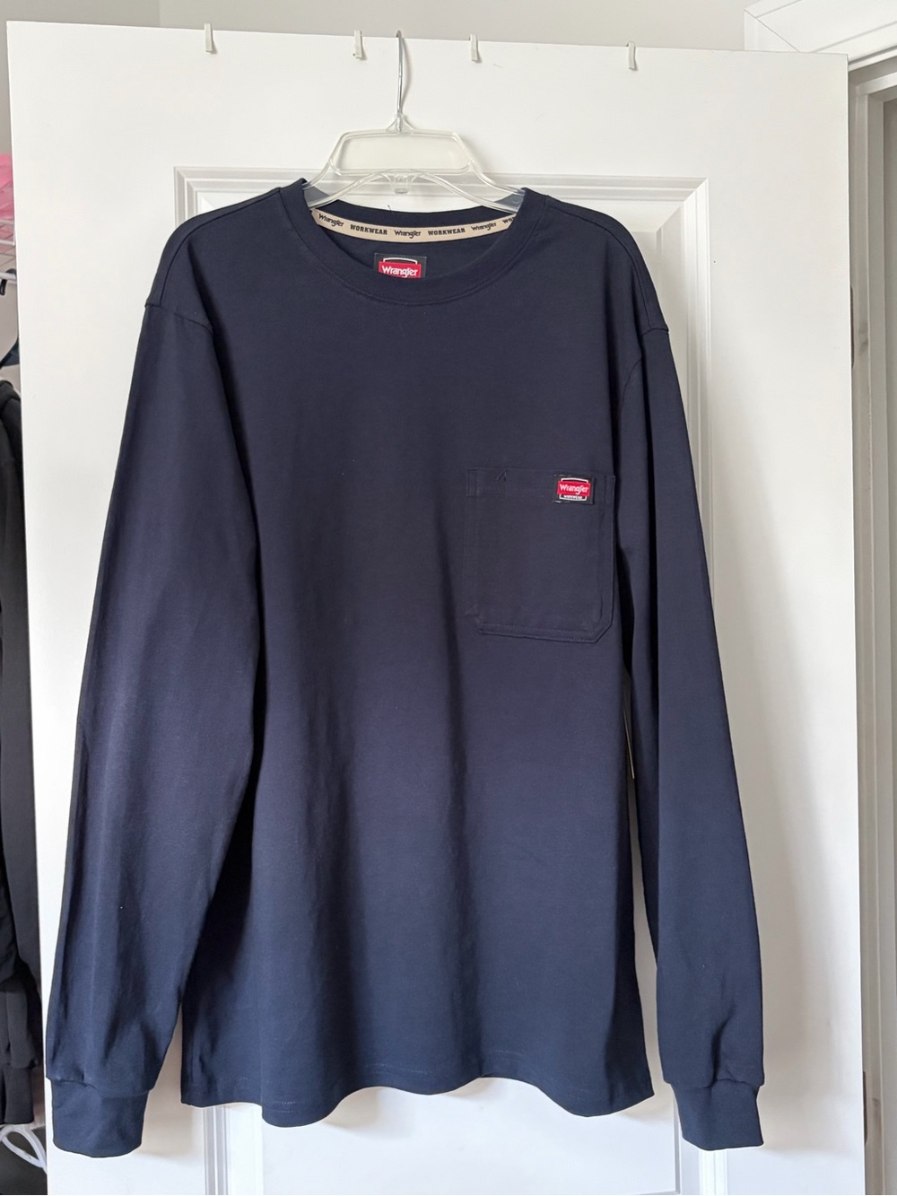 Wrangler Long-Sleeve Pocket Tee in Navy
